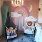 Babykamer muurschildering in Tilburg met regenboog
