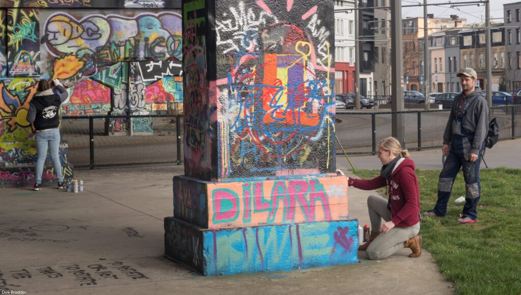 Uitleg bij graffiti workshop Antwerpen