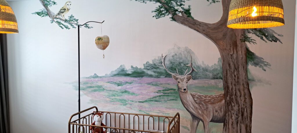 Natuur muurschildering in prinsenbeek boven wieg