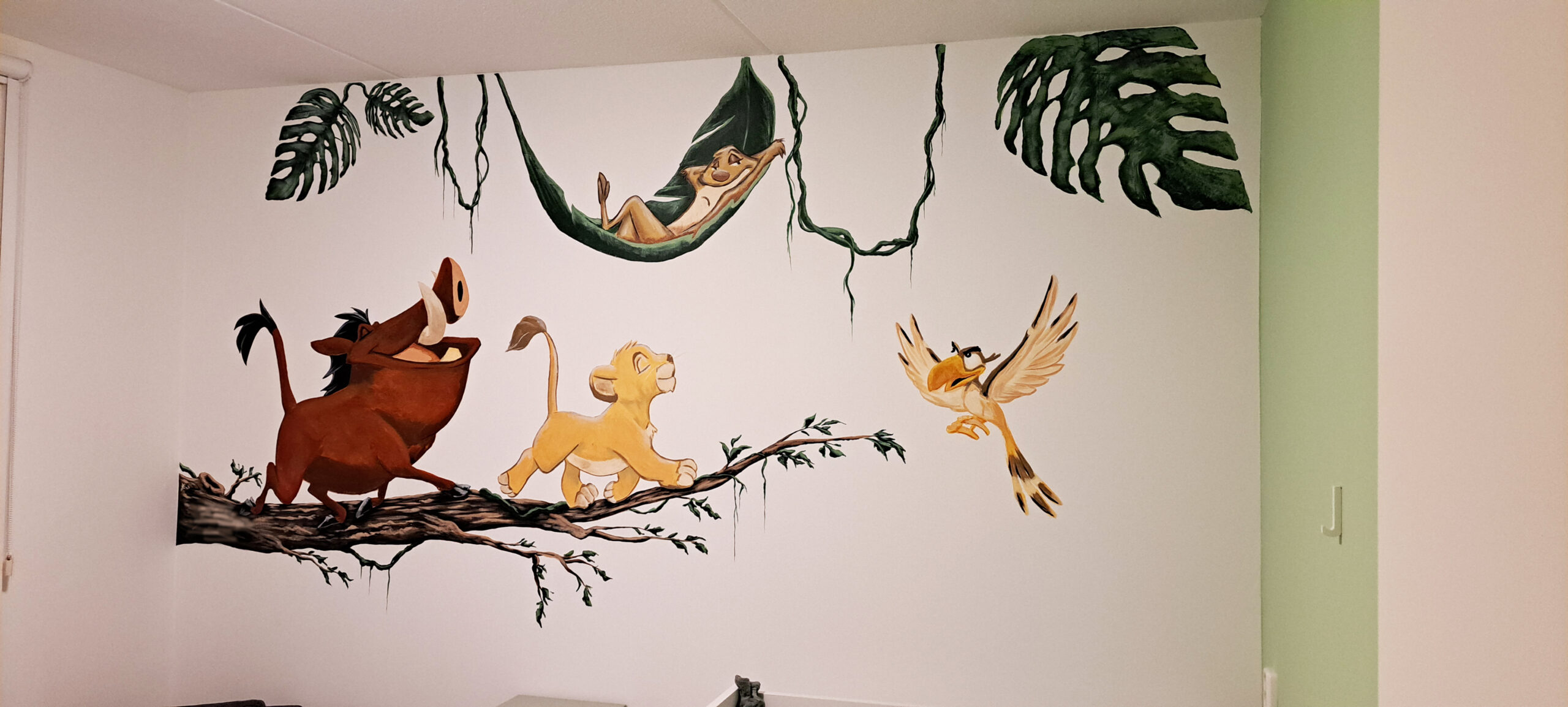 Leeuwenkoning babykamer muurschildering in Nieuwendijk